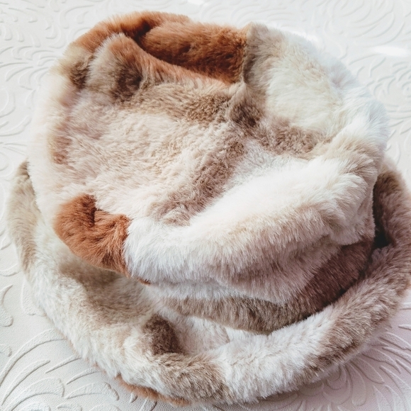 New Look Faux Fur Bucket Hat Cream - Picture 2 of 4